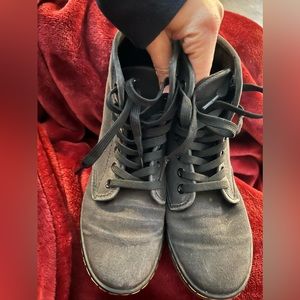 Dr.Martens - canvas material